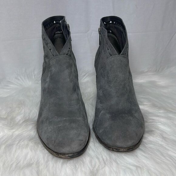Vince Camuto Fritan Grey Nubuck Ankle Booties Sz 9 - Picture 3 of 8